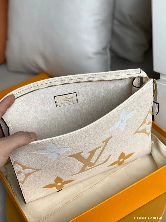 Official oldcobbler 26 TOILETRY VUITTON POUCH LOUIS 0813
